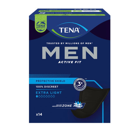 TENA Men Protective Shield Level 0 ist eine durchsichtige Verpackung, die ein einzelnes, gebrauchsfertiges Einlagenprodukt für Männer zeigt. Das Produkt hat eine schlanke, anatomische Form und bietet Schutz bei leichten Inkontinenzproblemen. Die Vorderseite des Shields ist mit einer blauen Grafik und dem TENA-Logo versehen, das die Marke kennzeichnet. Auf der Verpackung sind Informationen zu den Anwendungshinweisen und der Produktart in klarer Schrift abgedruckt.