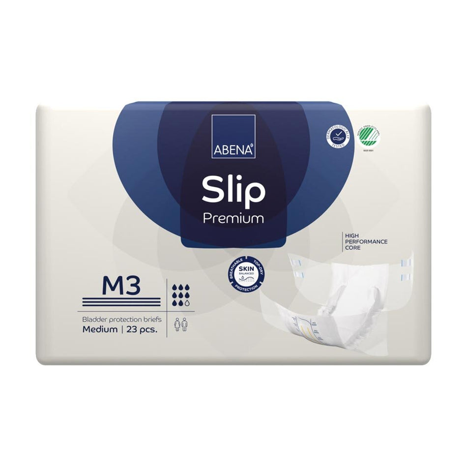 Premium Inkontinenzslip von Abena, Größe M3. Der Slip ist weiß mit blauen Akzenten. Sichtbare elastische Bündchen an den Oberschenkeln und Taille sorgen für eine bequeme Passform. Die Oberfläche wirkt weich und textilähnlich, was zusätzlichen Komfort bietet. Der Slip ist mit einer starken, saugfähigen Innenschicht ausgestattet, die eine hohe Aufnahmefähigkeit garantiert. An der Vorderseite sind kleine, strukturierte Linien zu erkennen, die der Funktionalität dienen.