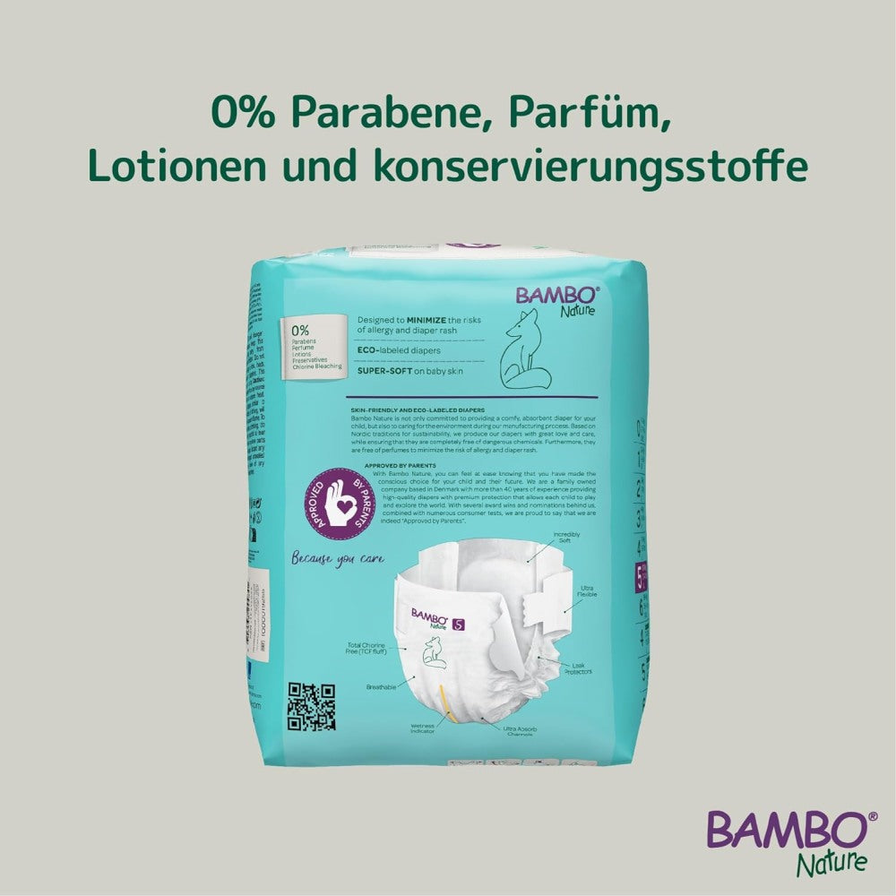 Bambo Nature Windeln Größe 5 (XL, 12-18 kg) auf einem weißen Hintergrund. Die Verpackung zeigt eine grüne Farbgestaltung mit einem kindlichen Design und der Aufschrift "Bambo Nature". Auf der Vorderseite sind spielende Kinder abgebildet, was die Nachhaltigkeit und Hautfreundlichkeit der Windeln betont. Die Windeln selbst sind in der Packung nicht sichtbar, aber die Gesamtgestaltung vermittelt ein Gefühl von Umweltbewusstsein und sanfter Pflege für empfindliche Babyhaut. Ideal für umweltbewusste Eltern.