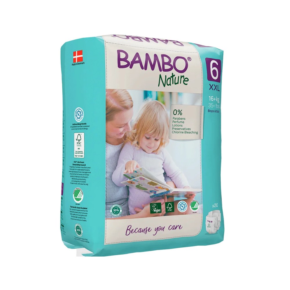 Bambo Nature Windeln Größe 6 (XXL, 16 kg) auf einem weißen Hintergrund. Die Verpackung zeigt ein modernes Design mit sanften Farben und einem abgebildeten Kind, das fröhlich spielt. Die Windeln selbst sind in einer umweltfreundlichen Schachtel verpackt, die wichtige Informationen zur Größe und zum Gewicht enthält. Auf der Vorderseite sind Siegel für Nachhaltigkeit und Hautverträglichkeit hervorgehoben.
