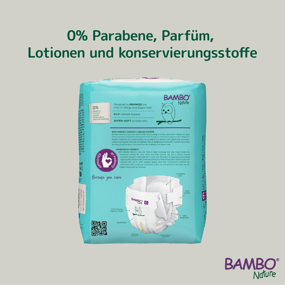 Bambo Nature Windeln in Größe 6, für Babys mit einem Gewicht von 16+ kg, stehen im Fokus des Bildes. Die Windelpackung zeigt ein fröhliches, farbenfrohes Design und ist in einer umweltfreundlichen Verpackung gehalten. Im Hintergrund sind spielerische Grafiken abgebildet, die die Hautfreundlichkeit und Nachhaltigkeit der Produkte betonen. Das Verpackungsdesign ist klar und ansprechend, mit großen Schriftzügen.