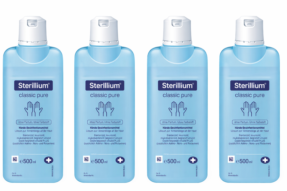 Vier Sterillium classic pure 500 ml Flaschen im neuen Design, nebeneinander auf weißem Hintergrund angeordnet.