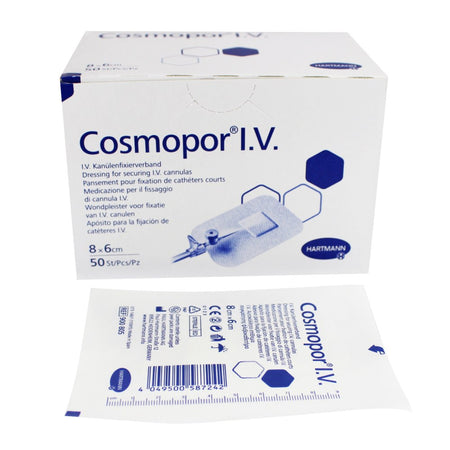 Kartonverpackung und Einzelverpackung des Cosmopor® I.V. Pflasters nebeneinander dargestellt.