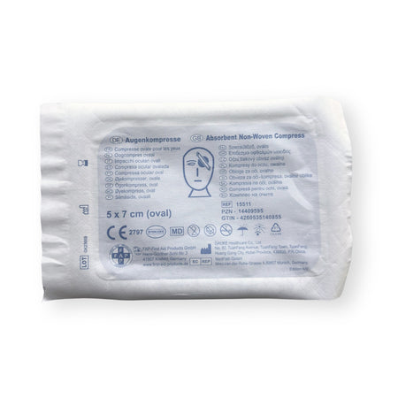 Rückseite der Verpackung einer ovalen Augenkompresse mit Produktinformationen und Maßangabe 5 x 7 cm.