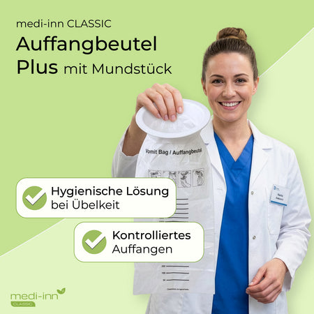 Medizinische Fachkraft hält den medi-inn Auffangbeutel Plus als hygienische Lösung bei Übelkeit