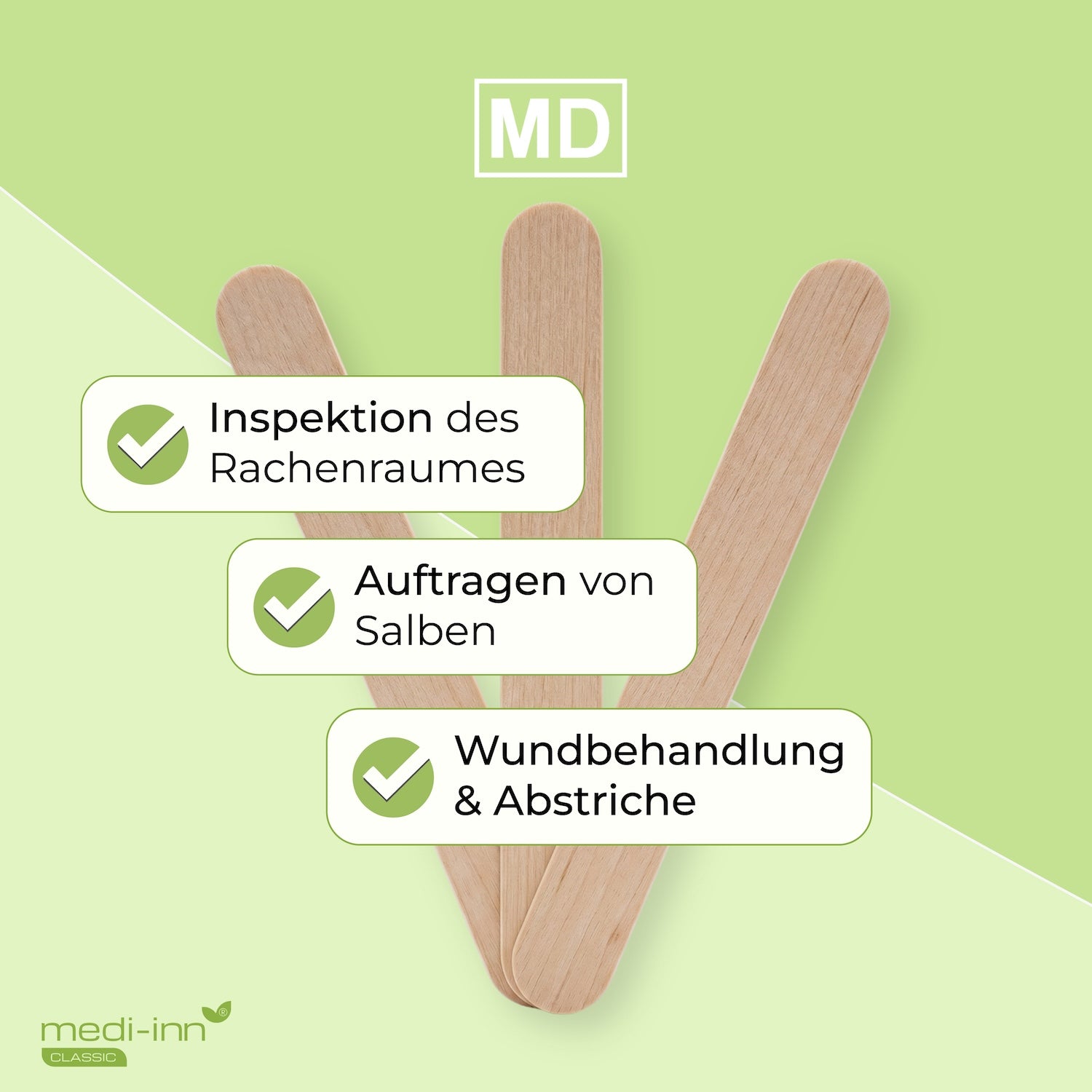 Drei gefächerte Holzmundspatel mit den Hinweisen: Inspektion des Rachenraumes, Auftragen von Salben, Wundbehandlung & Abstriche