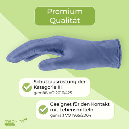 Seitliche Ansicht eines Medi-Inn Nitril Blue Bigbox Einmalhandschuhs mit den Hinweisen: Premium Qualität, Schutzausrüstung der Kategorie III gemäß VO 2016/425, Geeignet für den Kontakt mit Lebensmitteln gemäß VO 1935/2004.