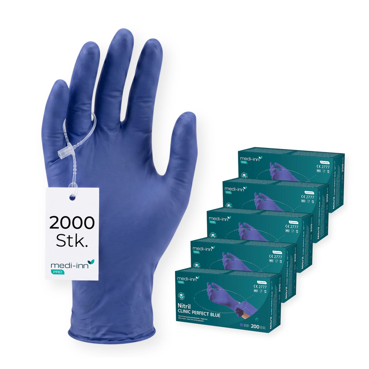Frontalansicht eines Medi-Inn Pro Nitril Clinic Perfect Blue Einmalhandschuhs neben mehreren Verpackungen.