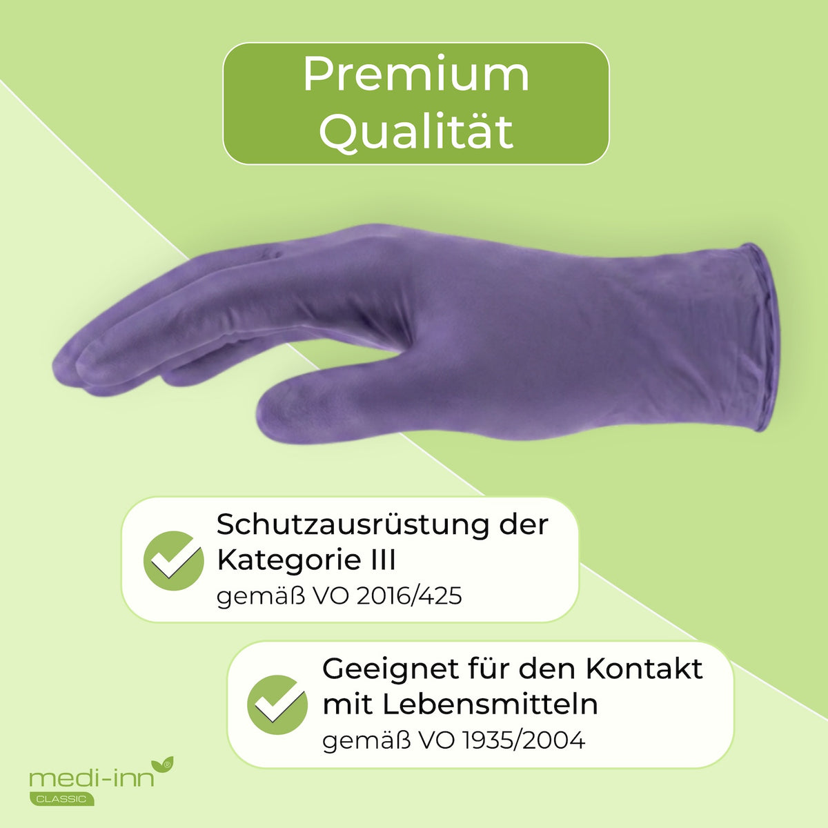 Seitliche Ansicht eines Medi-Inn Nitril Purple Einmalhandschuhs mit den Hinweisen: Premium Qualität, Schutzausrüstung der Kategorie III gemäß VO 2016/425, Geeignet für den Kontakt mit Lebensmitteln gemäß VO 1935/2004.