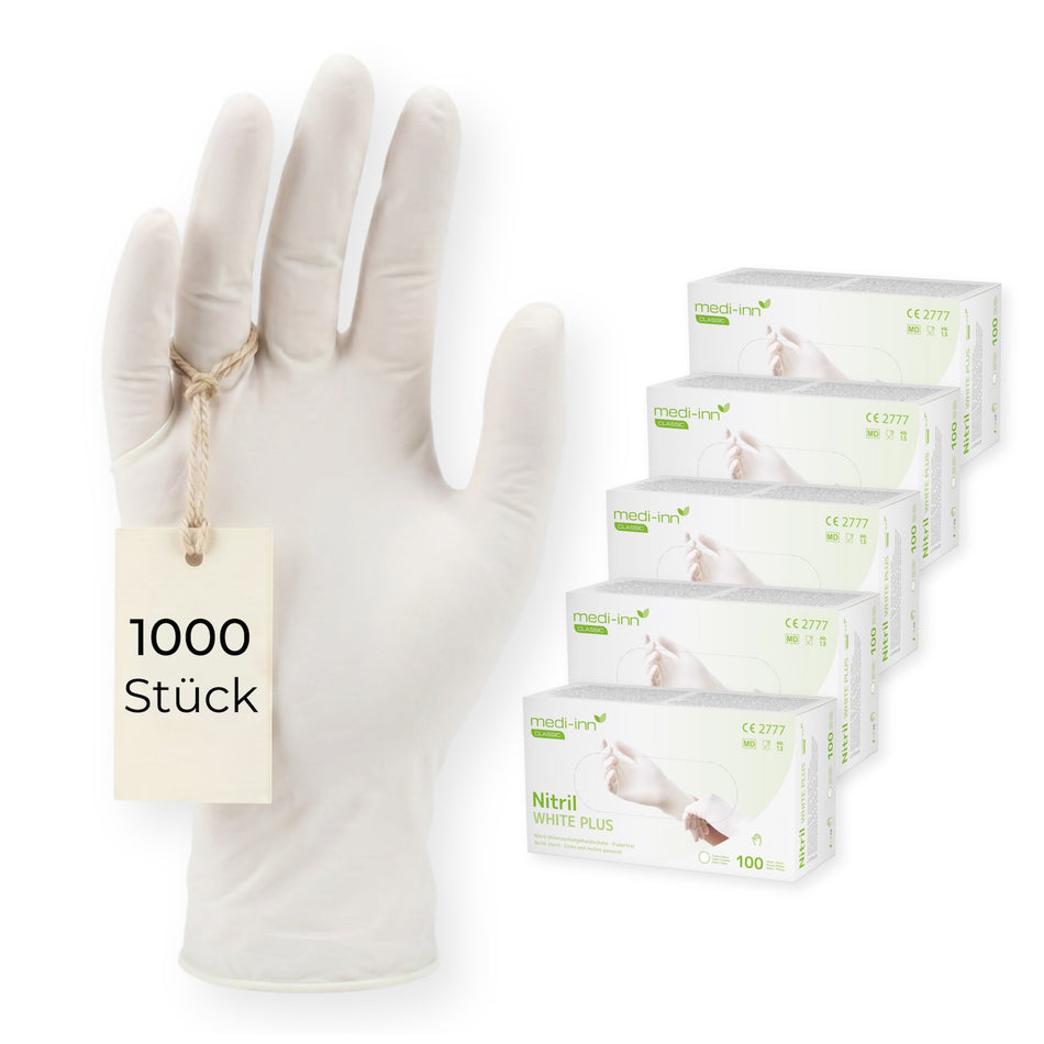 Frontalansicht eines Medi-Inn Nitril White Plus Einmalhandschuhs neben den Verpackungen mit 1000 Stück.