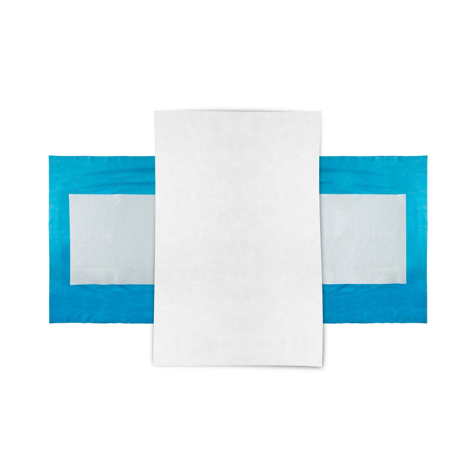 Flach ausgelegte OP-Tischabdeckung mit großer weißer Mittelfläche und blauen Tragetüchern an beiden Seiten.