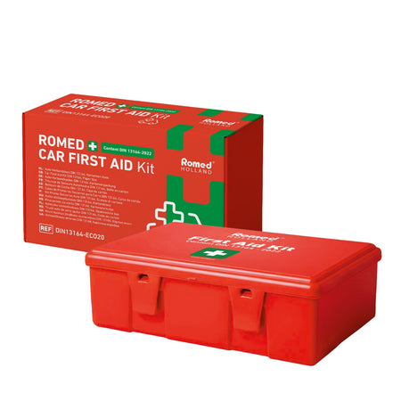 Romed Car First Aid Kit DIN 13164-2022 roter Kunststoffkasten mit Originalverpackung freigestellt