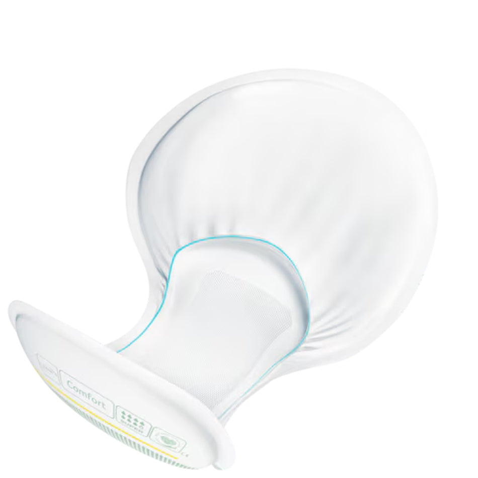 TENA Comfort Super ProSkin ist eine Verpackung mit Einlagen für Inkontinenz. Die Vorderseite der Packung zeigt das Produkt in einem modernen, ansprechenden Design. Das Logo "TENA" ist gut sichtbar, begleitet von dem Schriftzug "Comfort Super", der die besondere Komfortstufe hervorhebt. Das Bild vermittelt ein Gefühl von Hygiene und Diskretion. Die Farbpalette kombiniert sanfte Blau- und Weißtöne. Auf der Seite sind Hinweise zur Anwendung und eine Darstellung der Vorteile abgebildet.