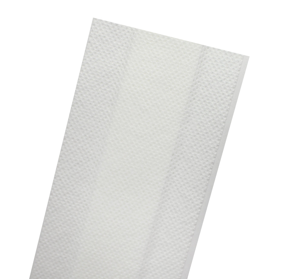 Alt-Text: Farbige, luftige Bluse mit langen Ärmeln und einem leichten, fließenden Stoff. Die Bluse hat einen Rundhalsausschnitt und eine lockere Passform. Sie verfügt über ein attraktives, florales Muster in verschiedenen Farbtönen, das für einen frischen, femininen Look sorgt. Die Ärmel enden mit elastischen Bündchen, die der Bluse eine angenehme Silhouette verleihen. Ideal für lässige Anlässe oder das Büro, kombiniert mit Jeans oder einer schicken Hose, um einen eleganten Look zu kreieren.