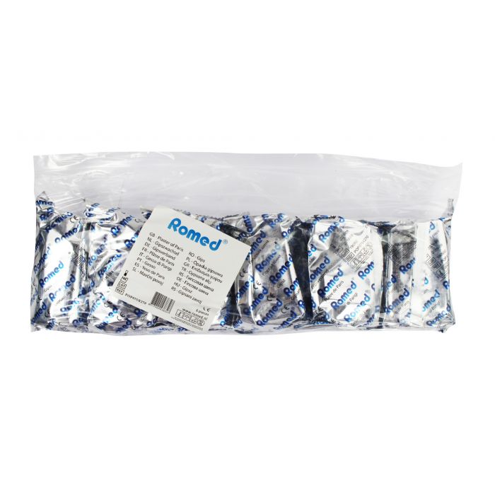 Bild zeigt sechs Rollen Gipsbinden in verschiedenen Farben, die ordentlich nebeneinander auf einem weißen Hintergrund angeordnet sind. Jede Rolle hat eine Länge von 27 Metern und ist in einer transparenten Verpackung sichtbar. Die Gipsbinden sind in den Farben Weiß, Blau, Beige, und Grün erhältlich. Die Aufmachung ist schlicht und funktional, ideal für medizinische oder kreative Anwendungen.